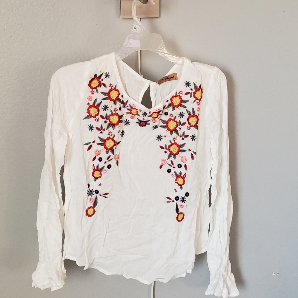 White tops tees for ladies - never worn